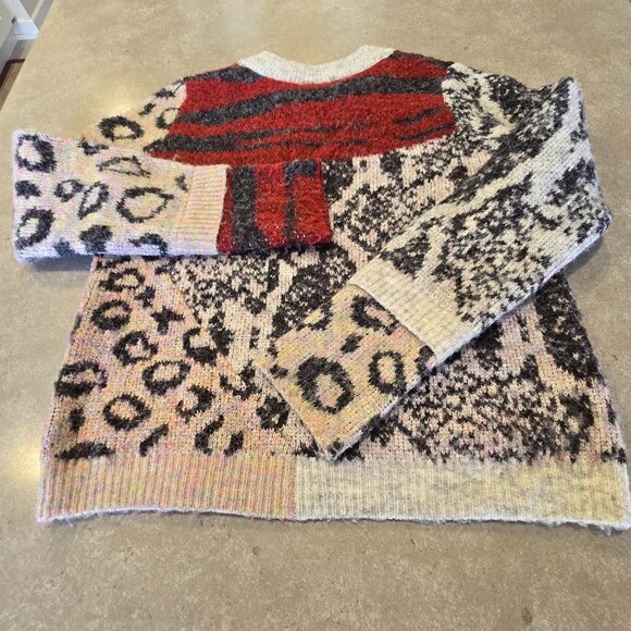 TNGT Women's Multi-Designs/Colors Long Sleeves Sweater - Size S/P - Picture 3 of 13